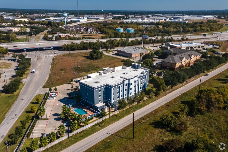 7495 W Greens Rd, Houston, TX for sale - Building Photo - Image 3 of 13