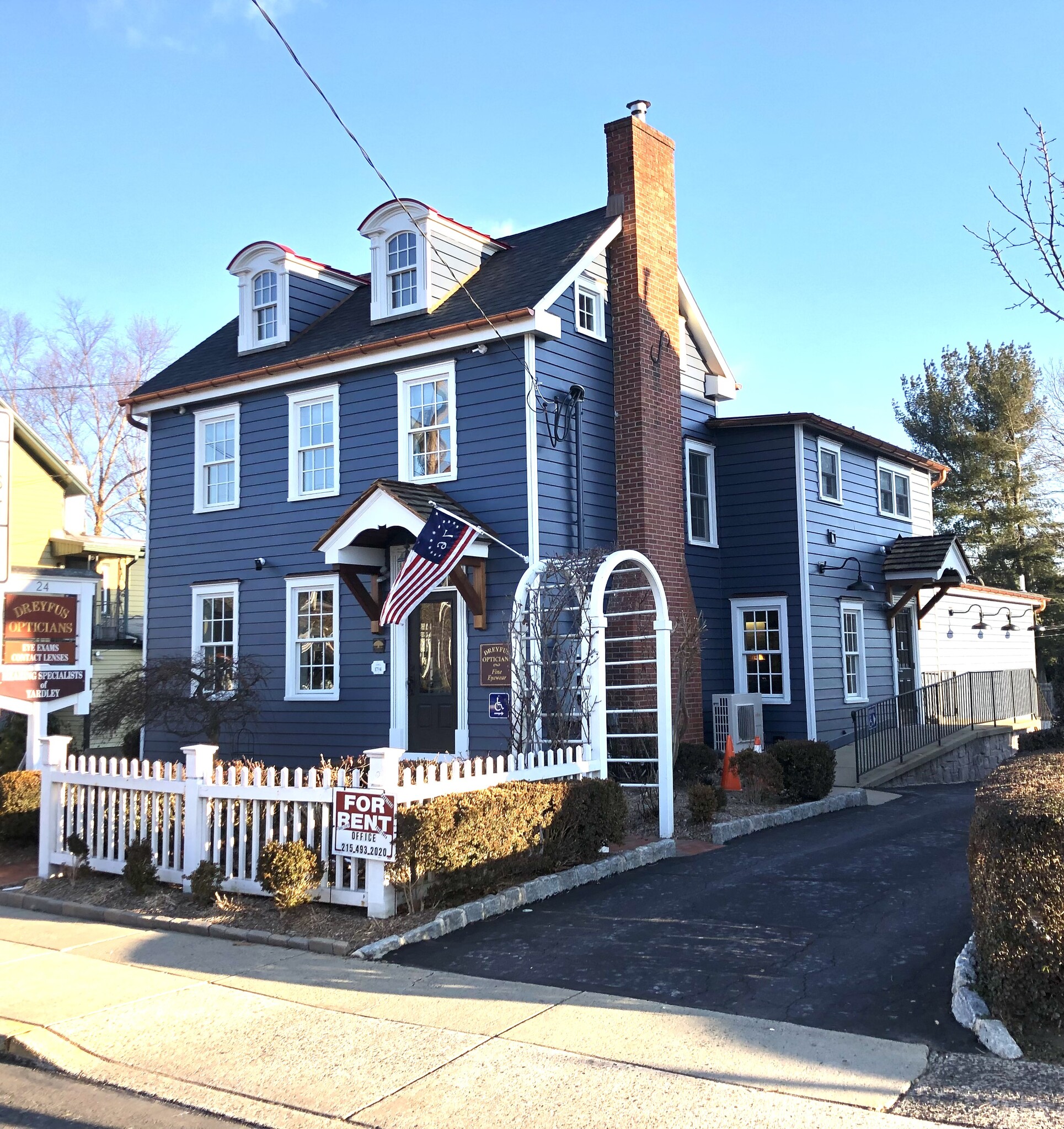 24 S Main St, Yardley, PA à vendre Photo du bâtiment- Image 1 de 1