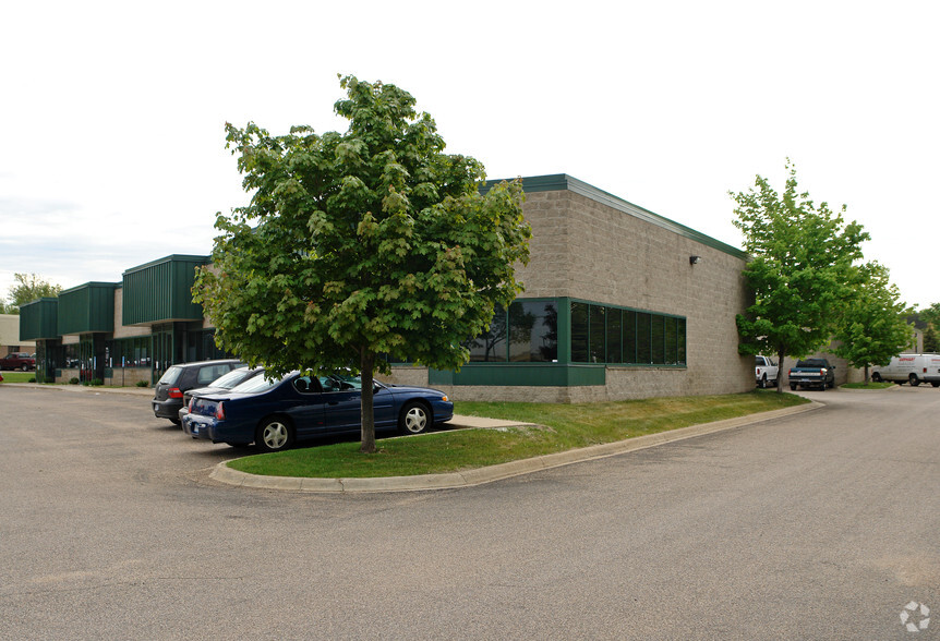 3550 Labore Rd, Vadnais Heights, MN à louer - Photo du bâtiment - Image 1 de 4