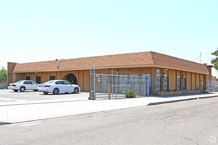 1734-1742 E Griffith Way, Fresno, CA à vendre - Photo du bâtiment - Image 2 de 5
