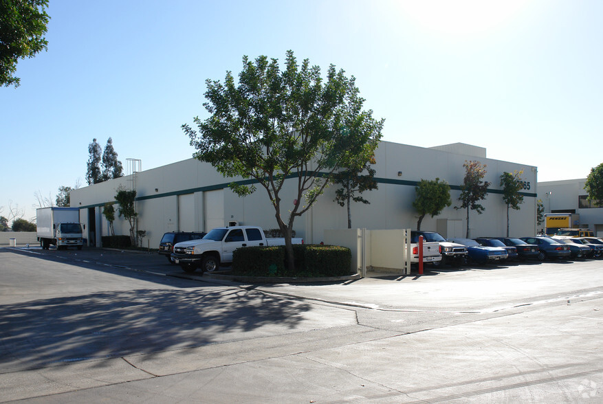 12365 Mills Ave, Chino, CA for lease - Building Photo - Image 3 of 5