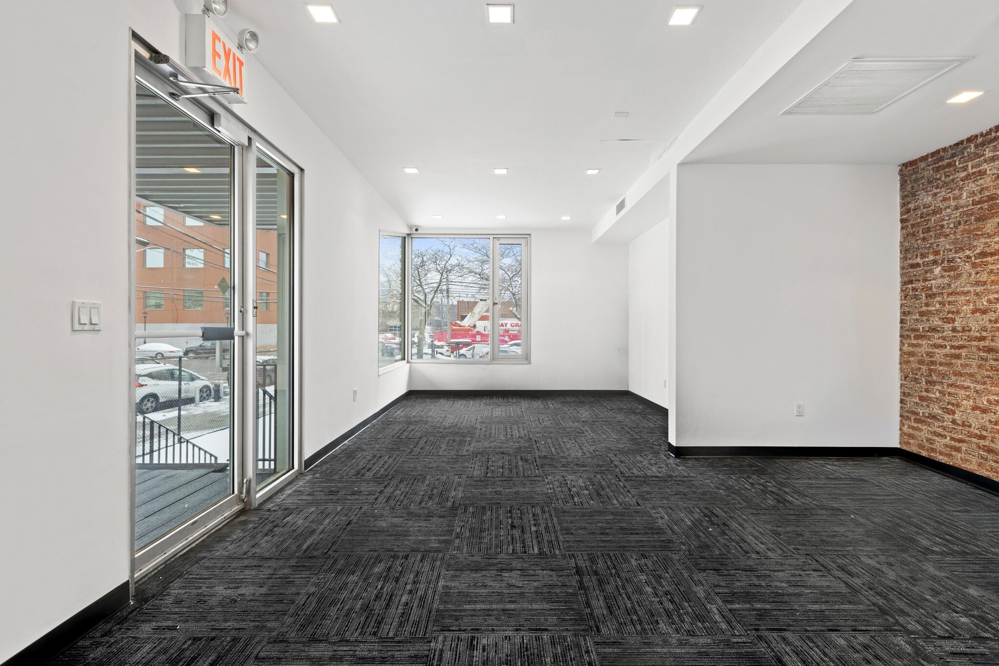 11-17 43rd Ave, Long Island City, NY for lease Interior Photo- Image 1 of 7