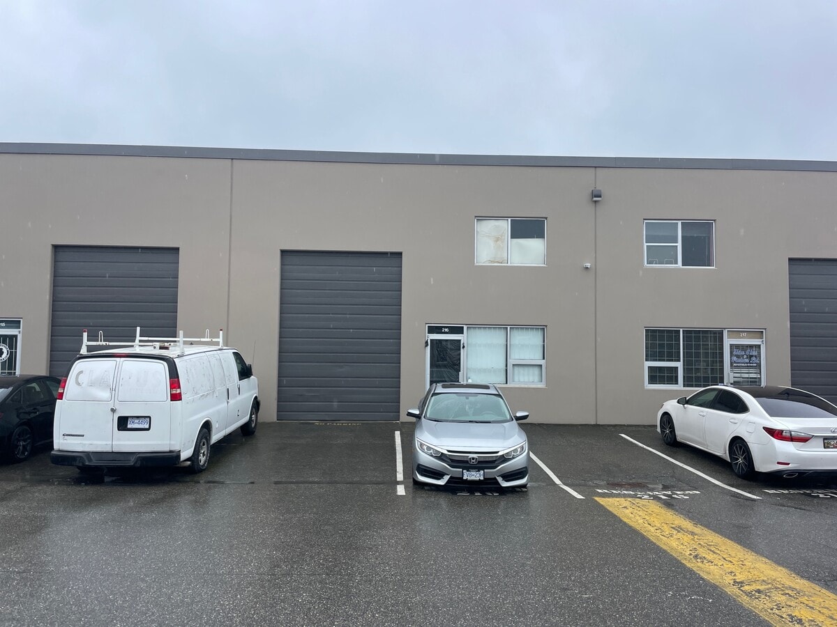 12448 82nd Ave, Surrey, BC V3W 3E9 - Unité 216 - - Photo intérieure - Image 1 of 1
