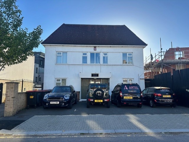 4 Oakleigh Gdns, London for lease Building Photo- Image 1 of 2