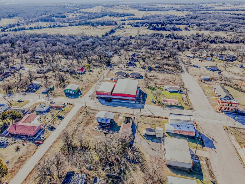 103 N. Clarady, Wanette, OK à vendre - Photo du bâtiment - Image 3 de 62