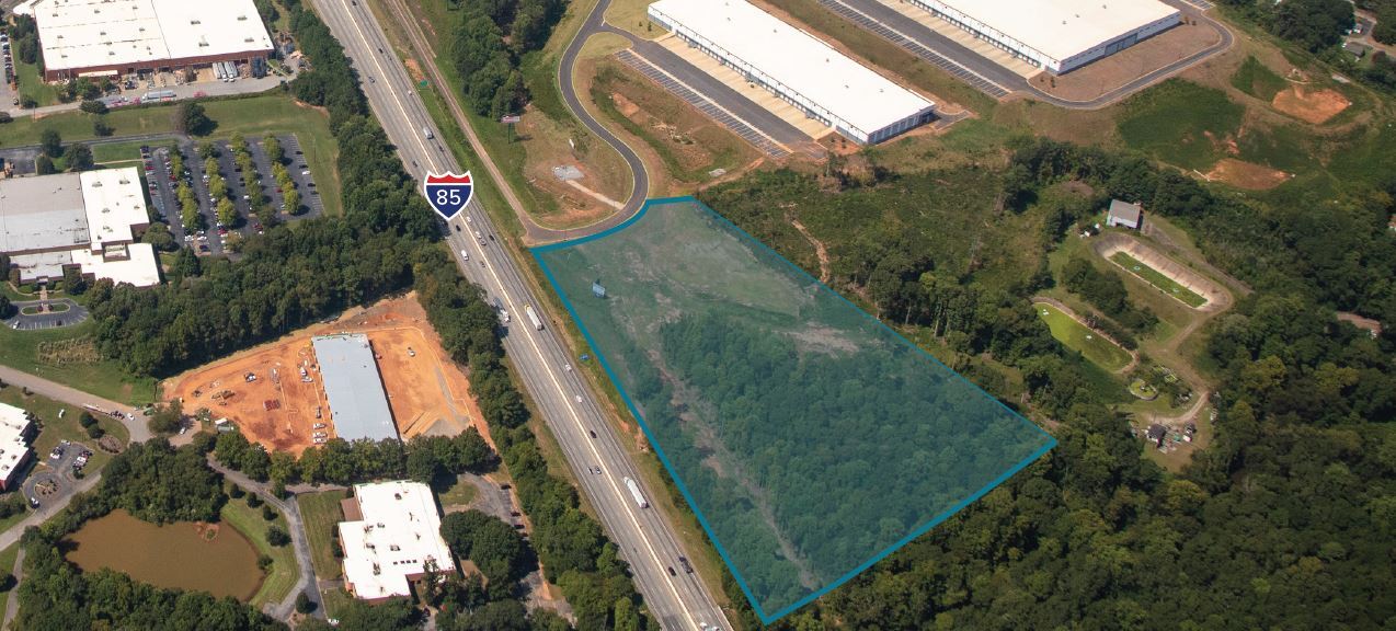 S. Main St, Duncan, SC à louer Photo du bâtiment- Image 1 de 2