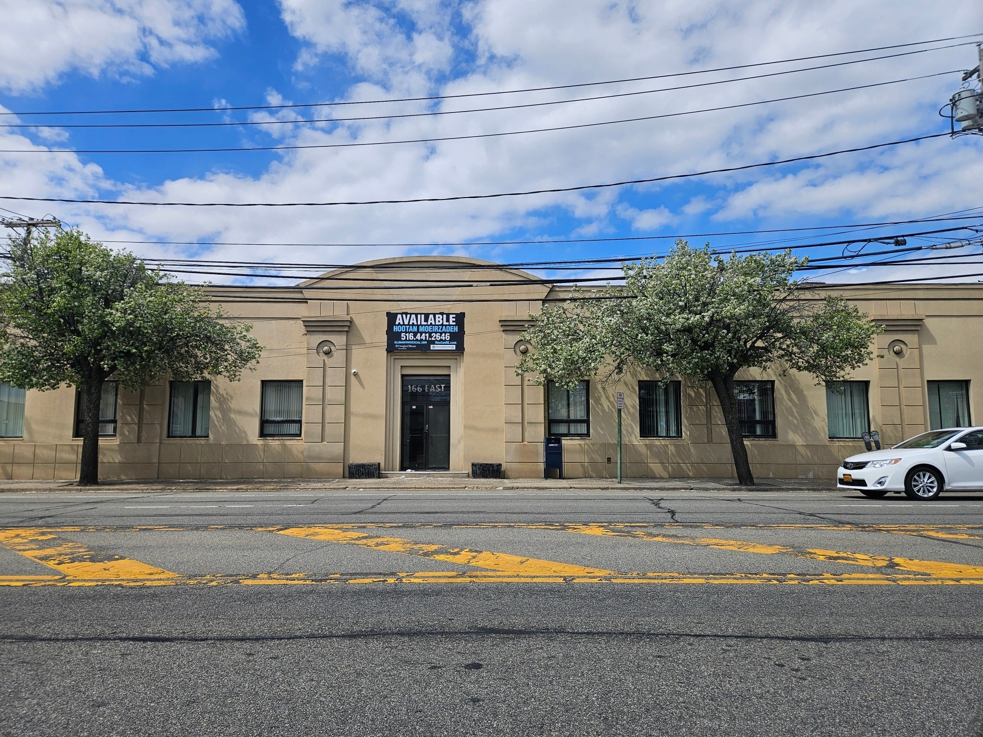 166 E Jericho Tpke, Mineola, NY for lease Primary Photo- Image 1 of 51
