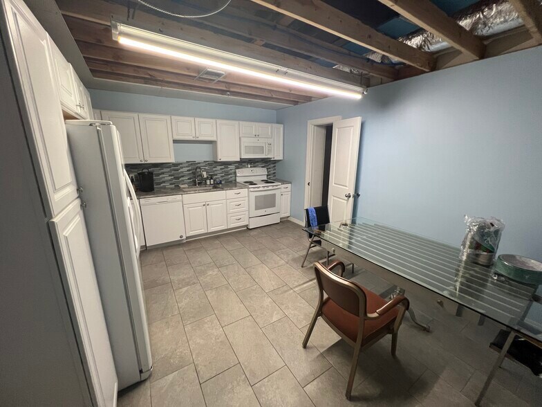 8540 E 41st St, Tulsa, OK à vendre - Photo du bâtiment - Image 2 de 11