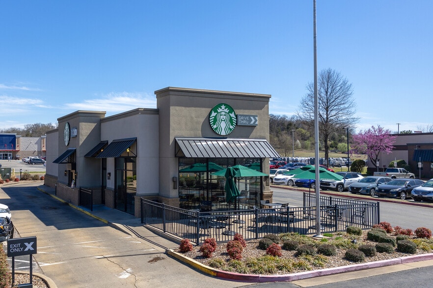 2034 Fayetteville Rd, Van Buren, AR for sale - Primary Photo - Image 1 of 4