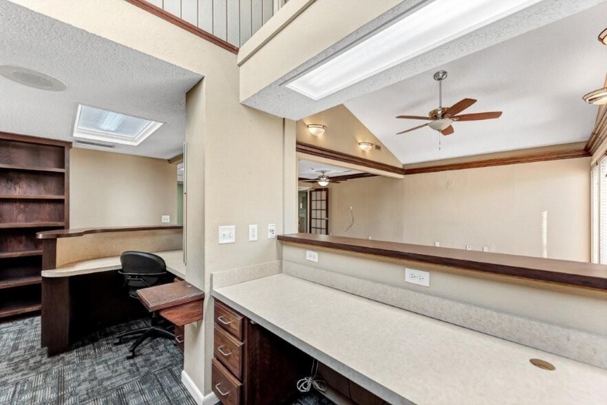 620 N 13th St, Rogers, AR à vendre - Photo du bâtiment - Image 2 de 5