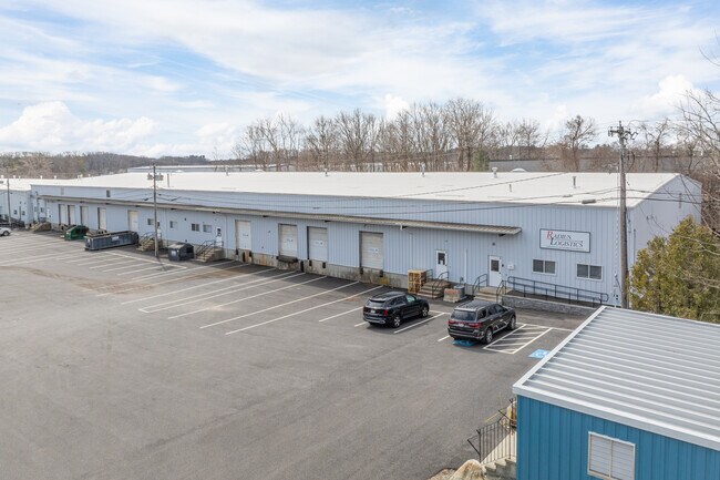 Plus de détails pour 40 Strafello Dr, Avon, MA - Industriel à louer