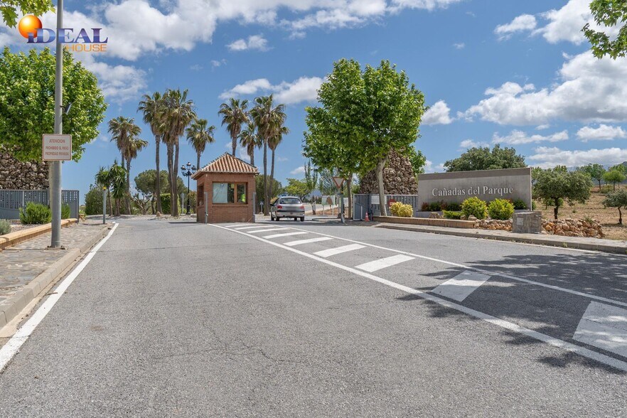 Calle Veleta, Dílar, Granada for sale - Building Photo - Image 2 of 28
