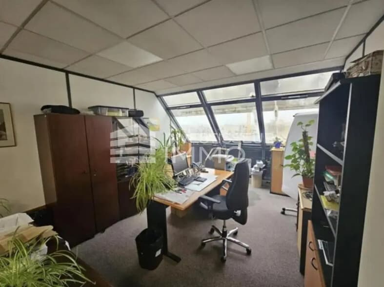 Office in Pantin for lease - Interior Photo - Image 2 of 7