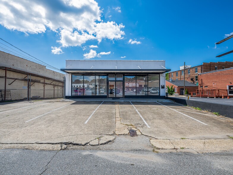105 W Henderson St, Marion, NC for sale - Building Photo - Image 2 of 28