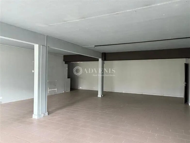 Retail in Le Touquet-Paris-Plage for lease - Building Photo - Image 3 of 5