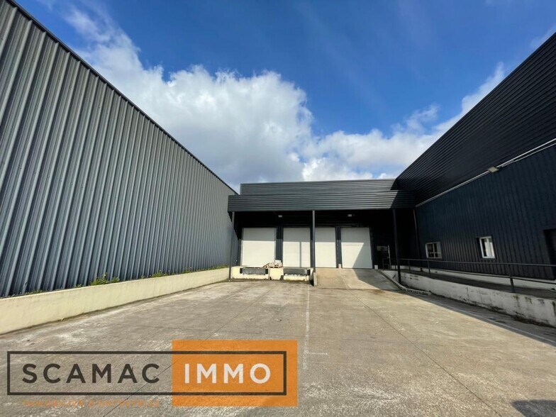 Industrial in Combs-la-Ville for lease - Building Photo - Image 2 of 9