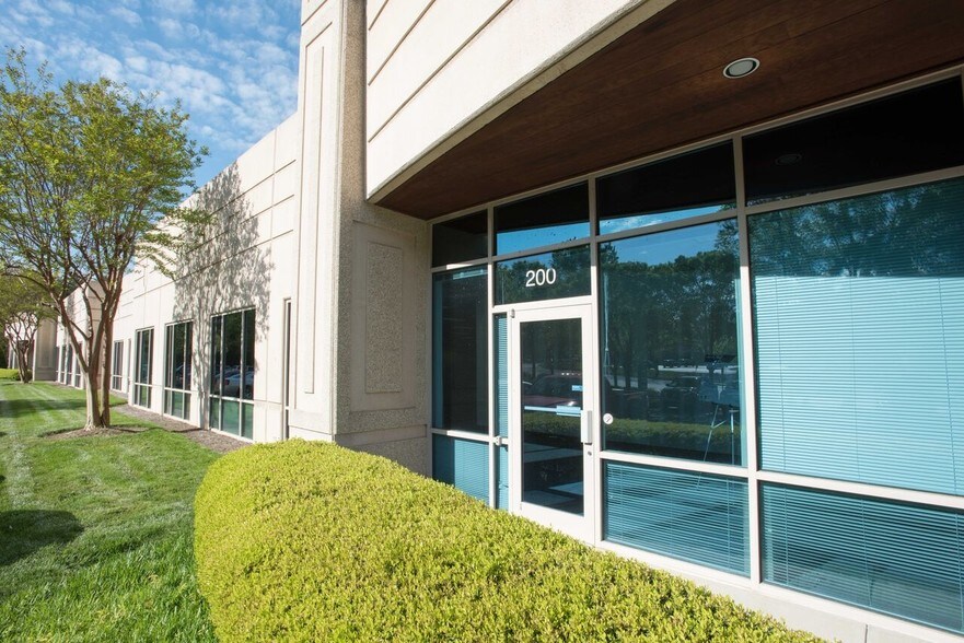 2450 Commerce Ave, Duluth, GA for lease - Building Photo - Image 3 of 8