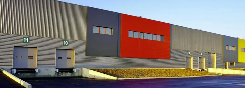 Avenue Du Noyer À La Malice, Louvres for lease - Building Photo - Image 2 of 10