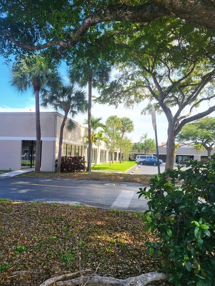 4800 N State Road 7, Fort Lauderdale, FL for sale - Building Photo - Image 2 of 32