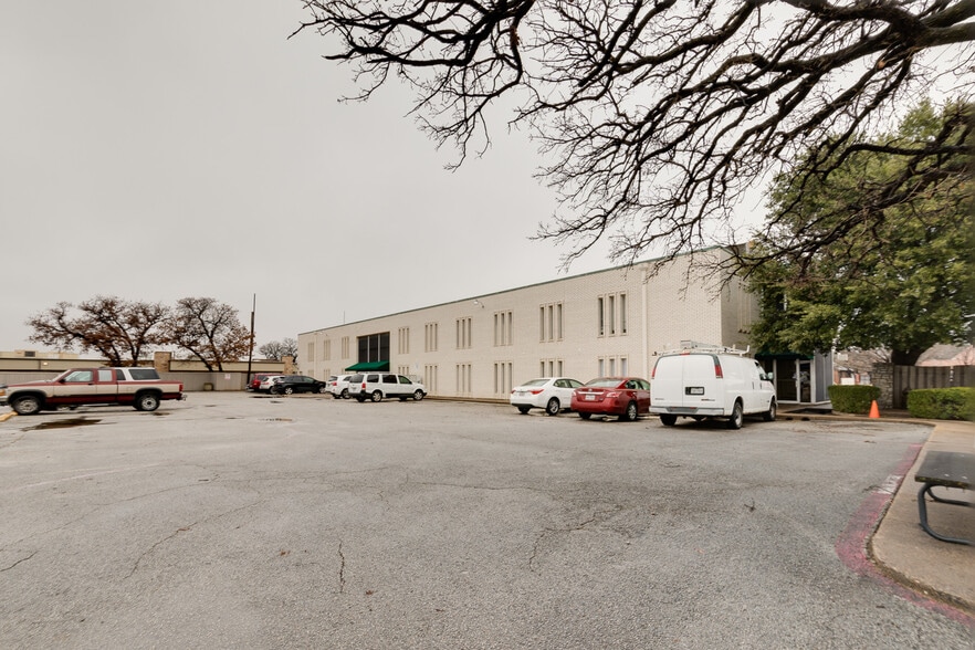 3610 W Pioneer Pky, Pantego, TX for lease - Building Photo - Image 2 of 5