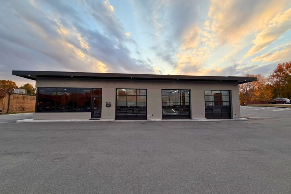 10951 N Main St, High Point, NC for lease Building Photo- Image 1 of 8