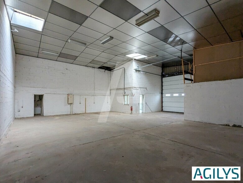 Flex dans Saint-Michel-sur-Orge à louer - Photo du bâtiment - Image 2 de 9