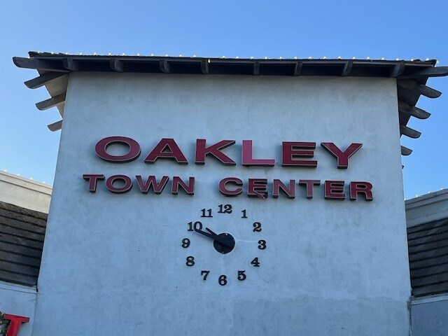 2555 Main St, Oakley, CA à louer - Photo du bâtiment - Image 3 de 5