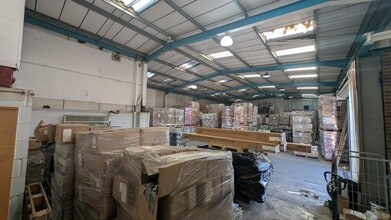 Off School Ln, Eastleigh à louer Photo intérieure- Image 1 de 2