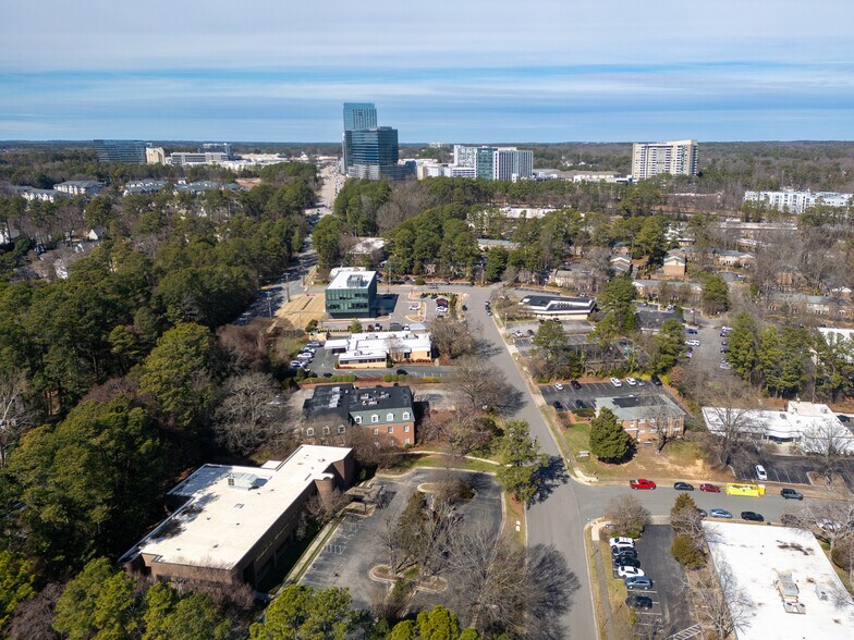 3521 Haworth Dr, Raleigh, NC à louer - Photo du bâtiment - Image 3 de 3