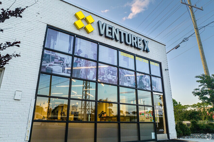 1806 Summit Ave, Richmond, VA for lease - Primary Photo - Image 1 of 38