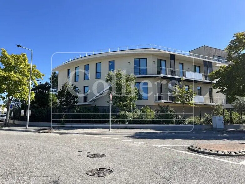 20 Rue Georges Claude, Aix-en-Provence à louer - Photo du bâtiment - Image 2 de 14