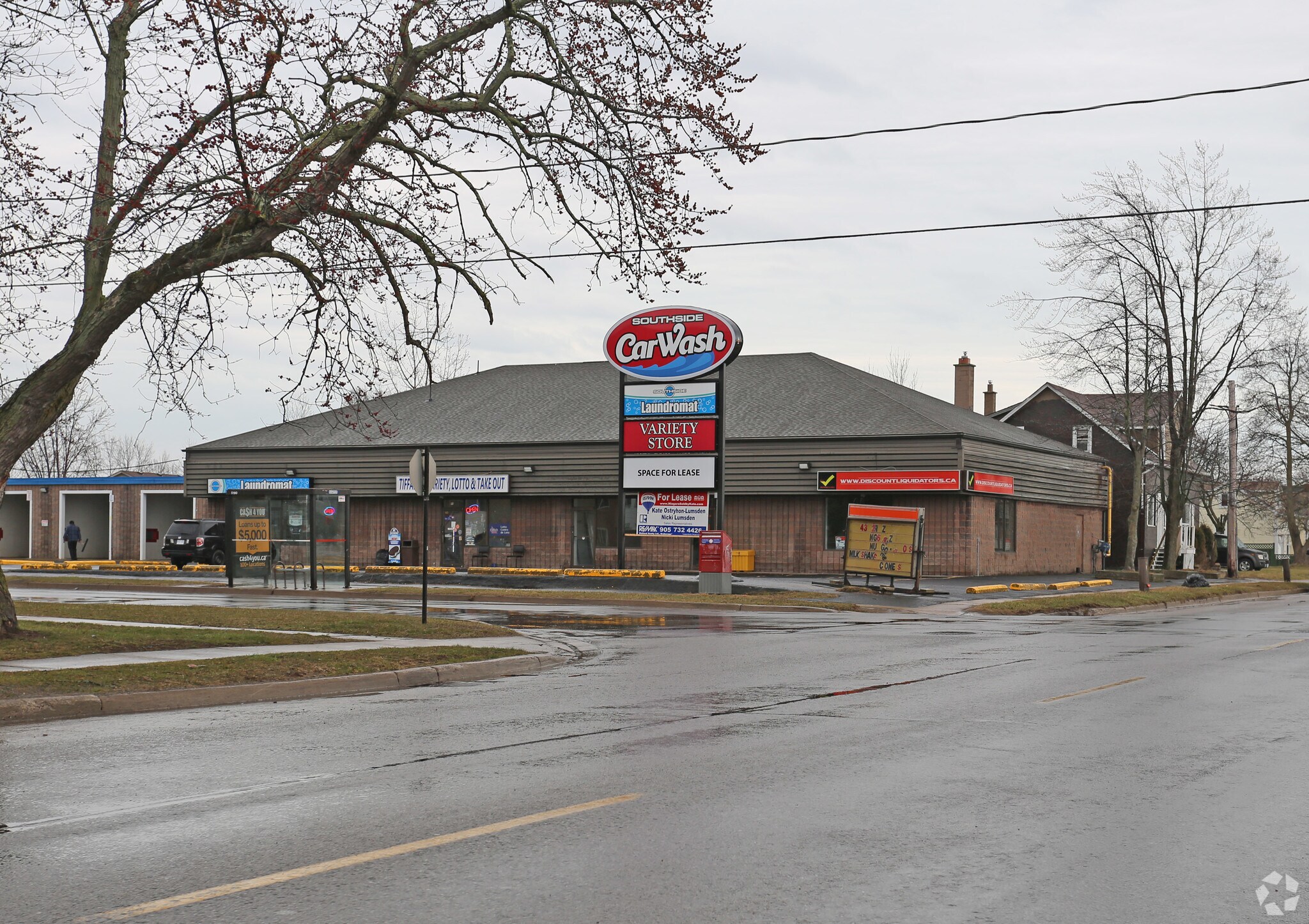 601 Southworth St S, Welland, ON à louer Photo du bâtiment- Image 1 de 5