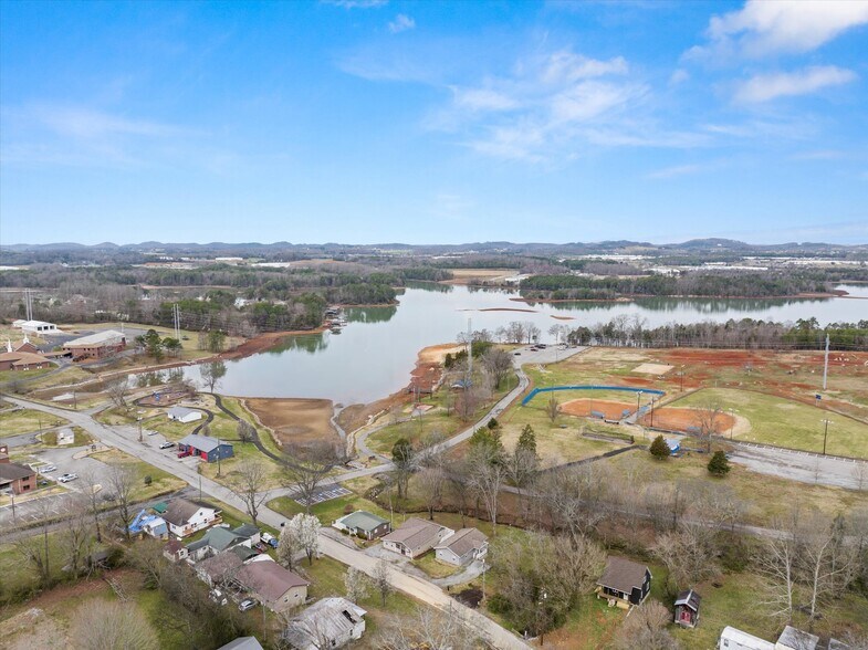 518 Church St, Vonore, TN à vendre - Photo du bâtiment - Image 3 de 52