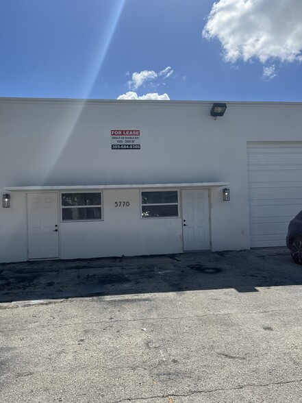 5764-5806 Commerce Ln, South Miami, FL for lease - Building Photo - Image 3 of 21