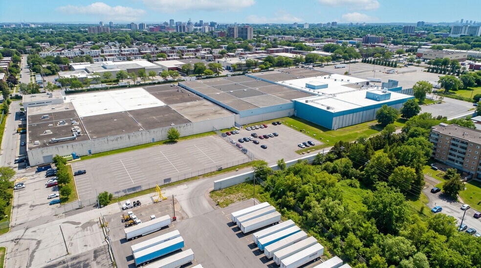 11281-11299 Boul Albert-Hudon, Montréal, QC for lease - Building Photo - Image 2 of 10
