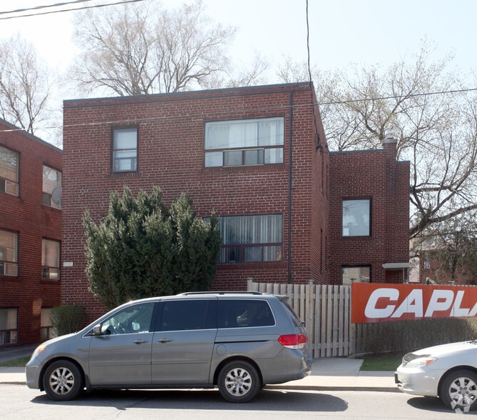 1112 Weston Rd, Toronto, ON à vendre - Photo principale - Image 1 de 15