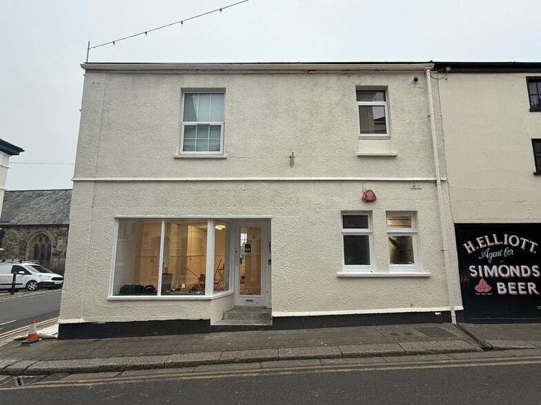 10 Lower Fore St, Saltash for lease - Building Photo - Image 1 of 2