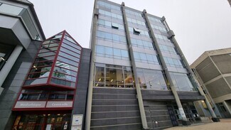 Plus de détails pour 39 Rue Du Gouverneur Général Eboué, Issy-les-Moulineaux - Bureau à louer