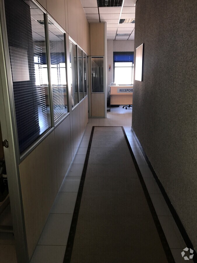 Calle de la Resina, 39, Madrid, MAD 28021 - Unit Puerta 17 -  - Interior Photo - Image 2 of 10