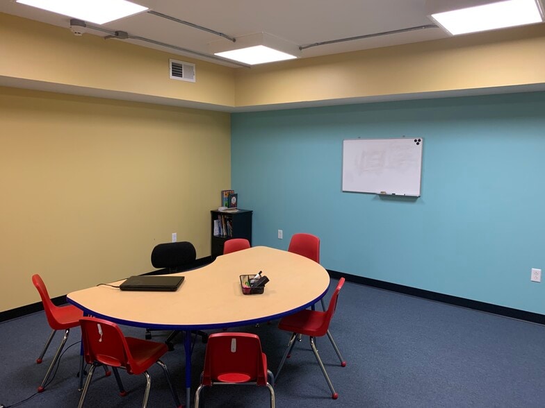 963 US Highway 9, South Amboy, NJ for sale - Interior Photo - Image 3 of 29