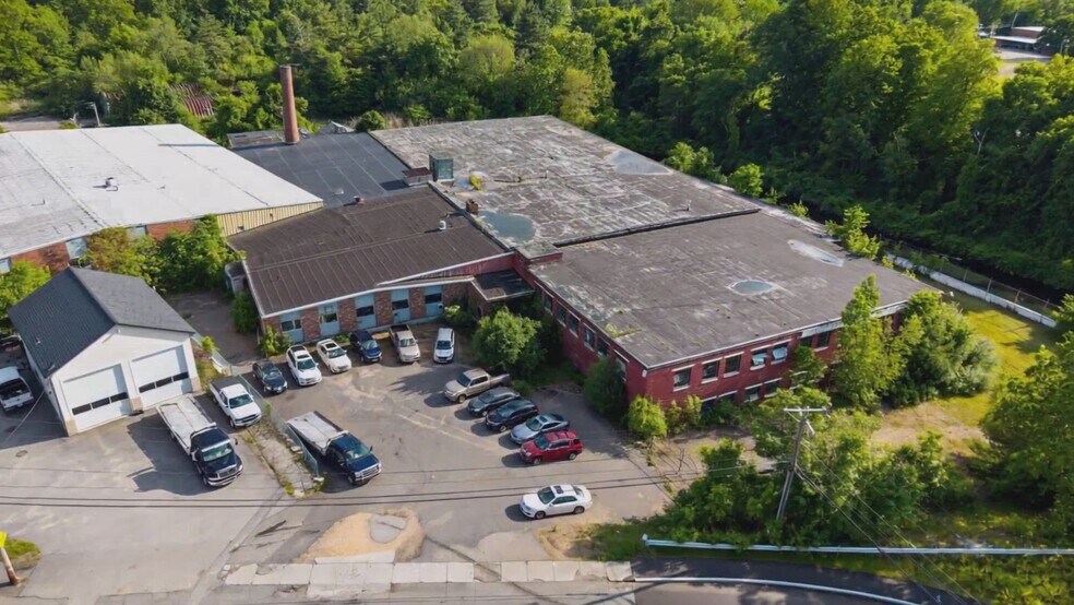 277 E Main St, East Brookfield, MA à vendre - Vidéo sur l’inscription commerciale - Image 2 de 45