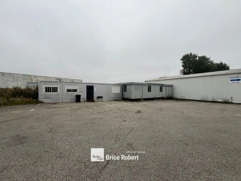 6 Rue De Lombardie, Saint-Priest à louer - Photo du bâtiment - Image 3 de 5