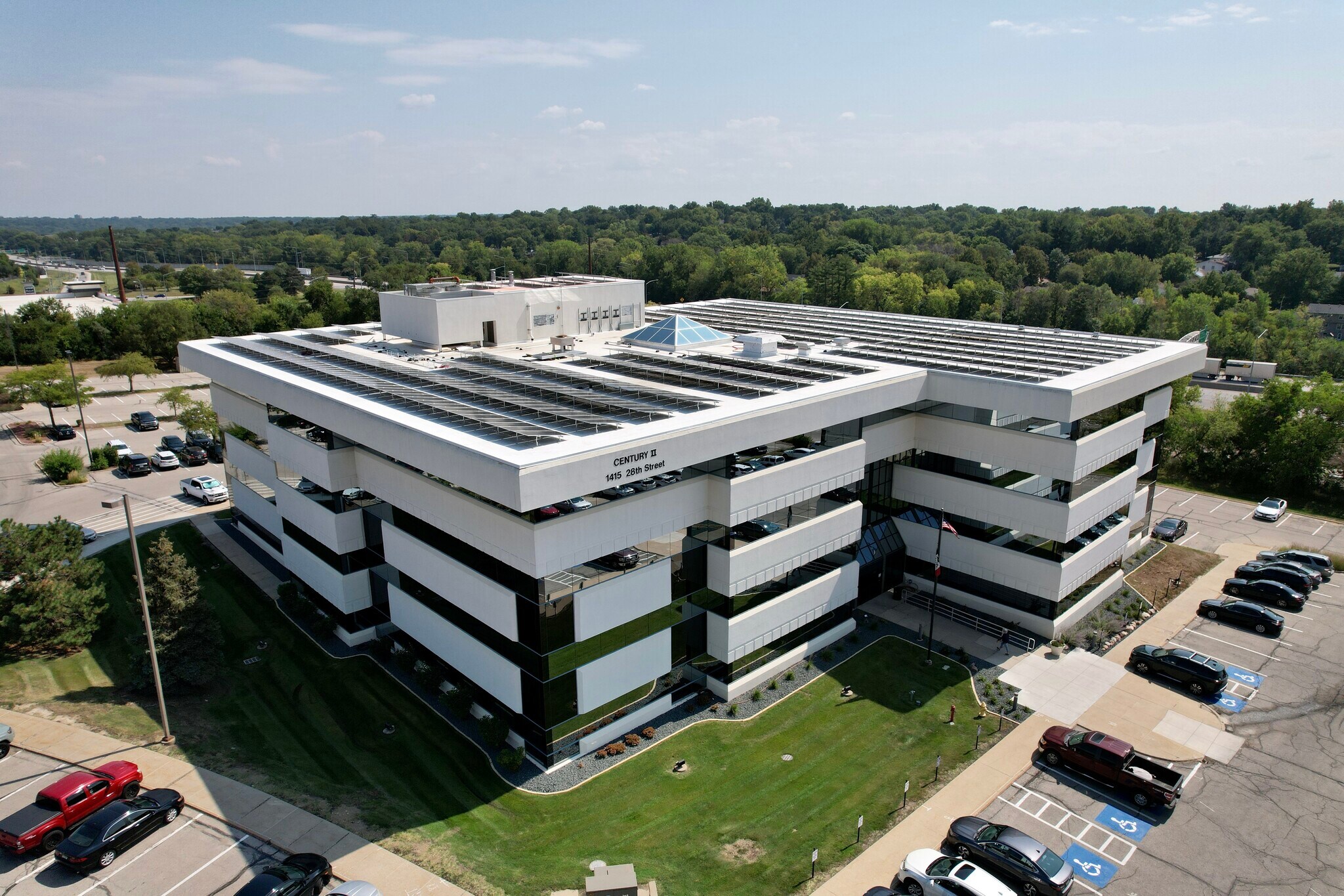 1415 28th St, West Des Moines, IA à louer Photo principale- Image 1 de 22