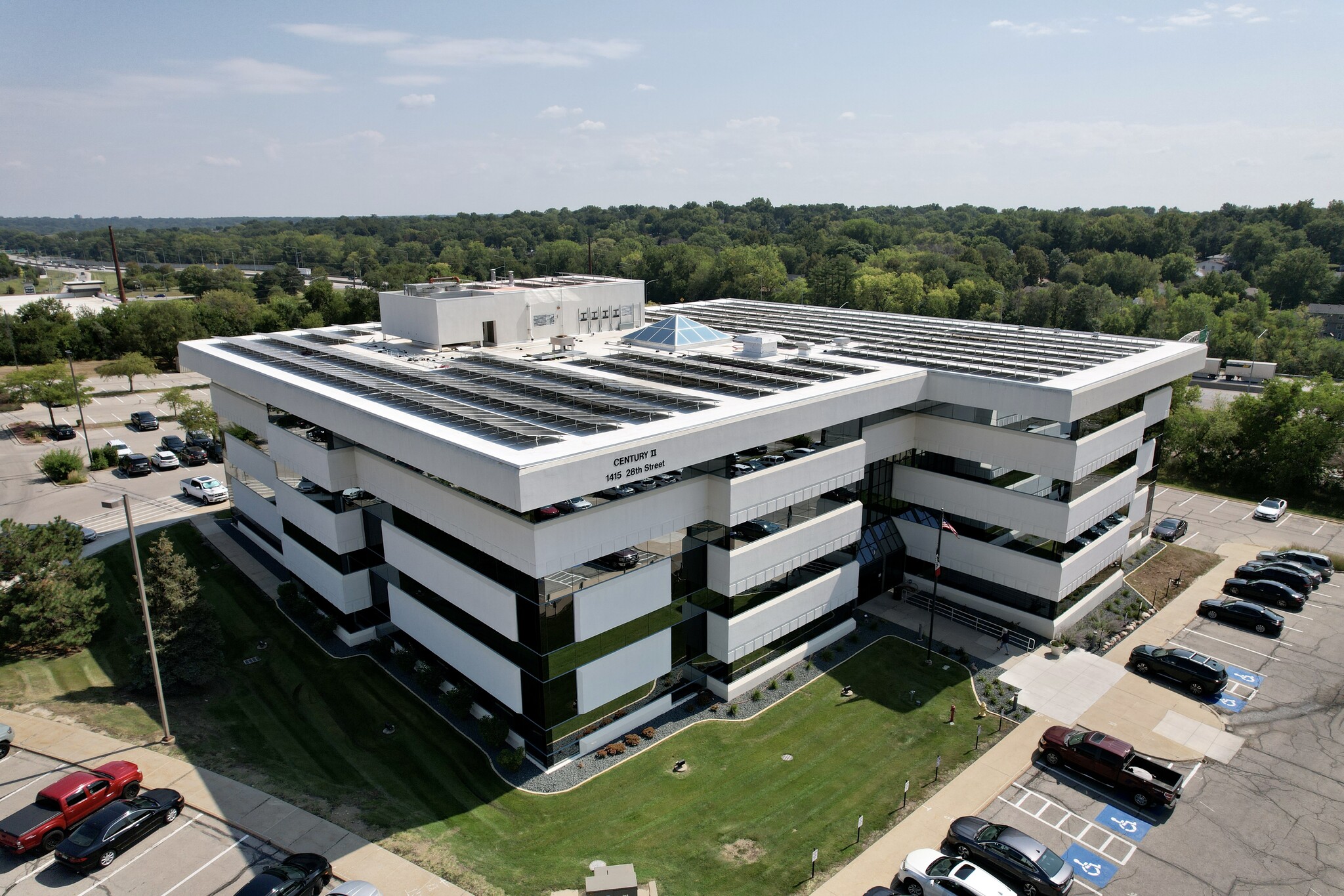 1415 28th St, West Des Moines, IA for lease Primary Photo- Image 1 of 22