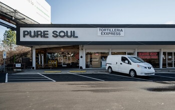 4125-4142 Durham Chapel Hill Blvd, Durham, NC à louer Photo du bâtiment- Image 2 de 4