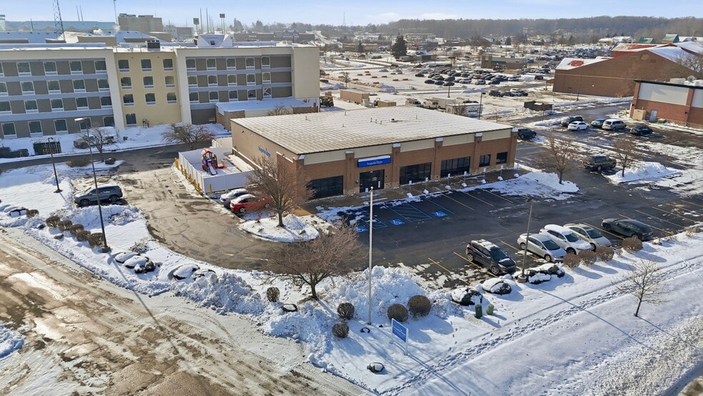 5511 Coventry Ln, Fort Wayne, IN for sale - Building Photo - Image 3 of 10