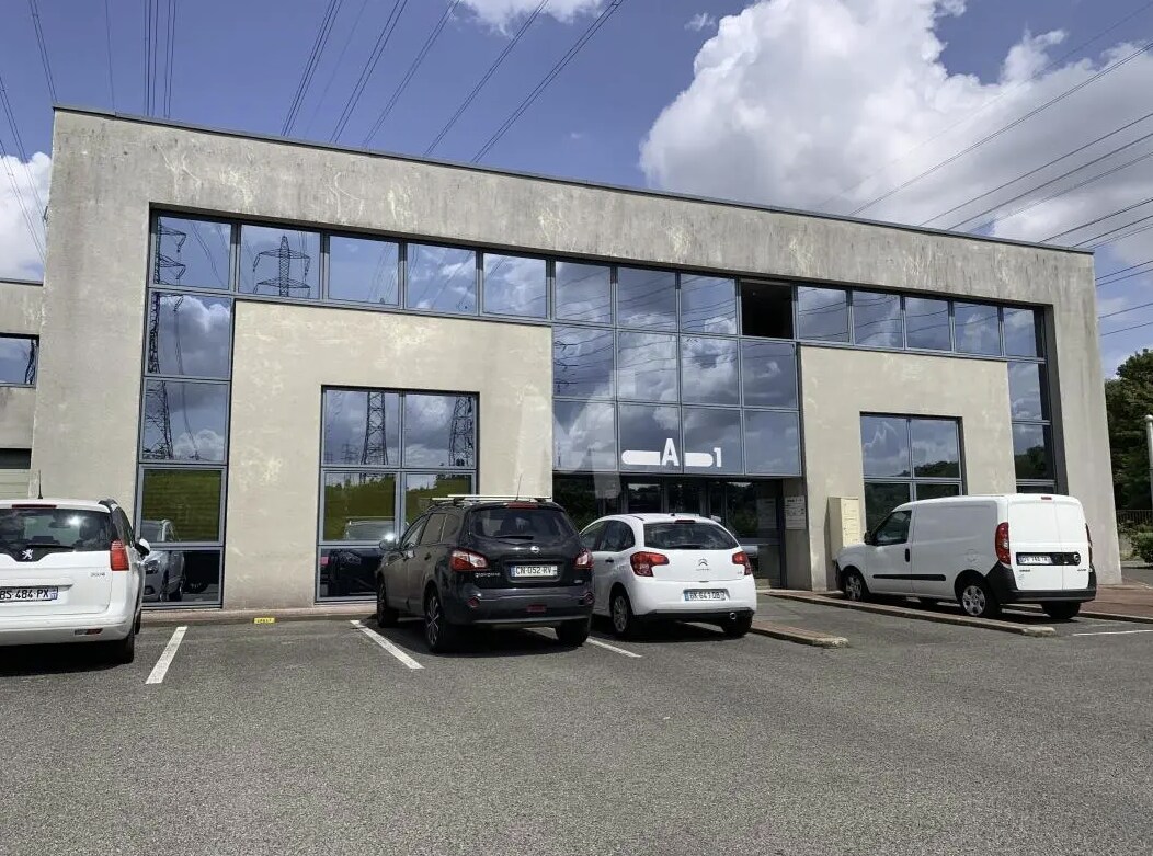 Bureau dans Palaiseau à louer Photo principale- Image 1 de 2