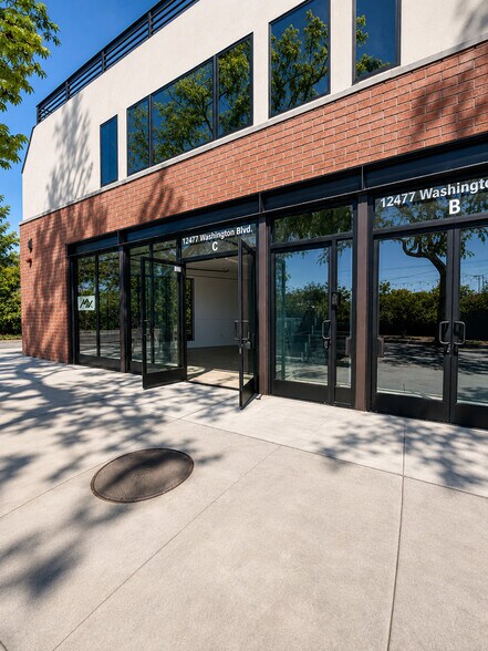12477 W Washington Blvd, Los Angeles, CA à louer - Photo du bâtiment - Image 2 de 8