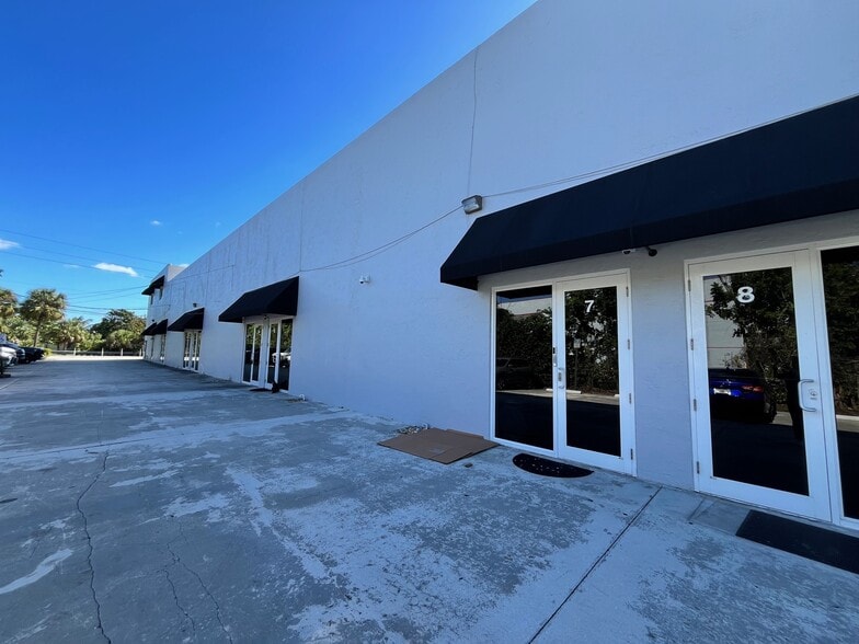 1471 SW 30th Ave, Deerfield Beach, FL à louer - Photo du bâtiment - Image 2 de 8