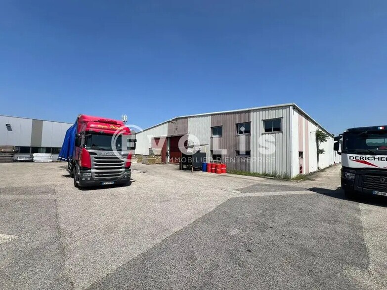 5 Chemin Des Vieilles Vignes, Brignais for sale - Building Photo - Image 1 of 13